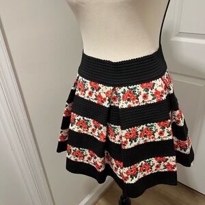 Elegant Floral Striped Mini Skirt